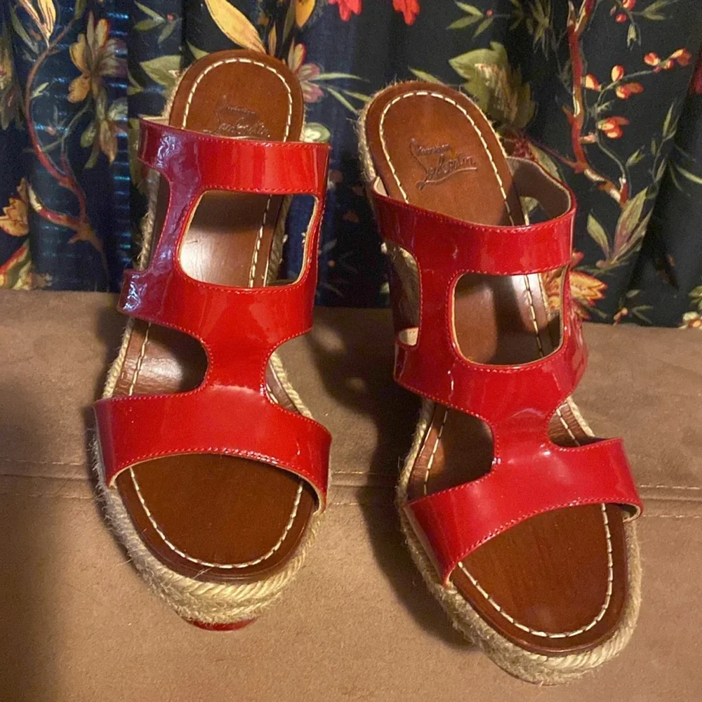 CHRISTIAN LOUBOUTIN  RED PATENT  5” Wedge / 1” Toe Sandals size 37 HOT! - Picture 11 of 15